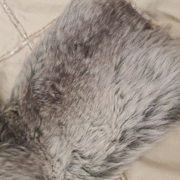 Aldo Faux Fur Scarf Gray - Picture 2 of 6